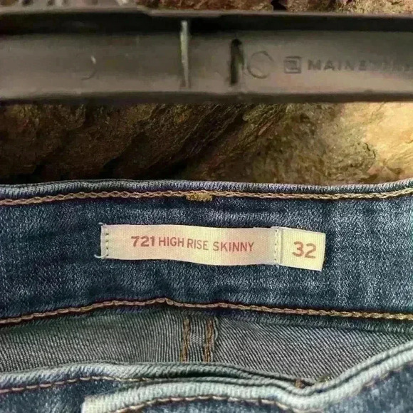 LEVIS 721 - HIGH RISE SKINNY JEANS - COLOR BLUE - WOMENS - SIZE 32 - Picture 2 of 6